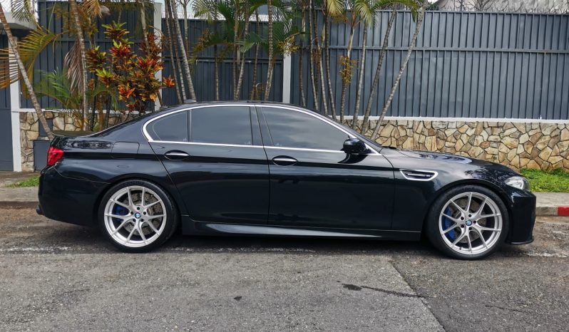 BMW M5 2015 lleno