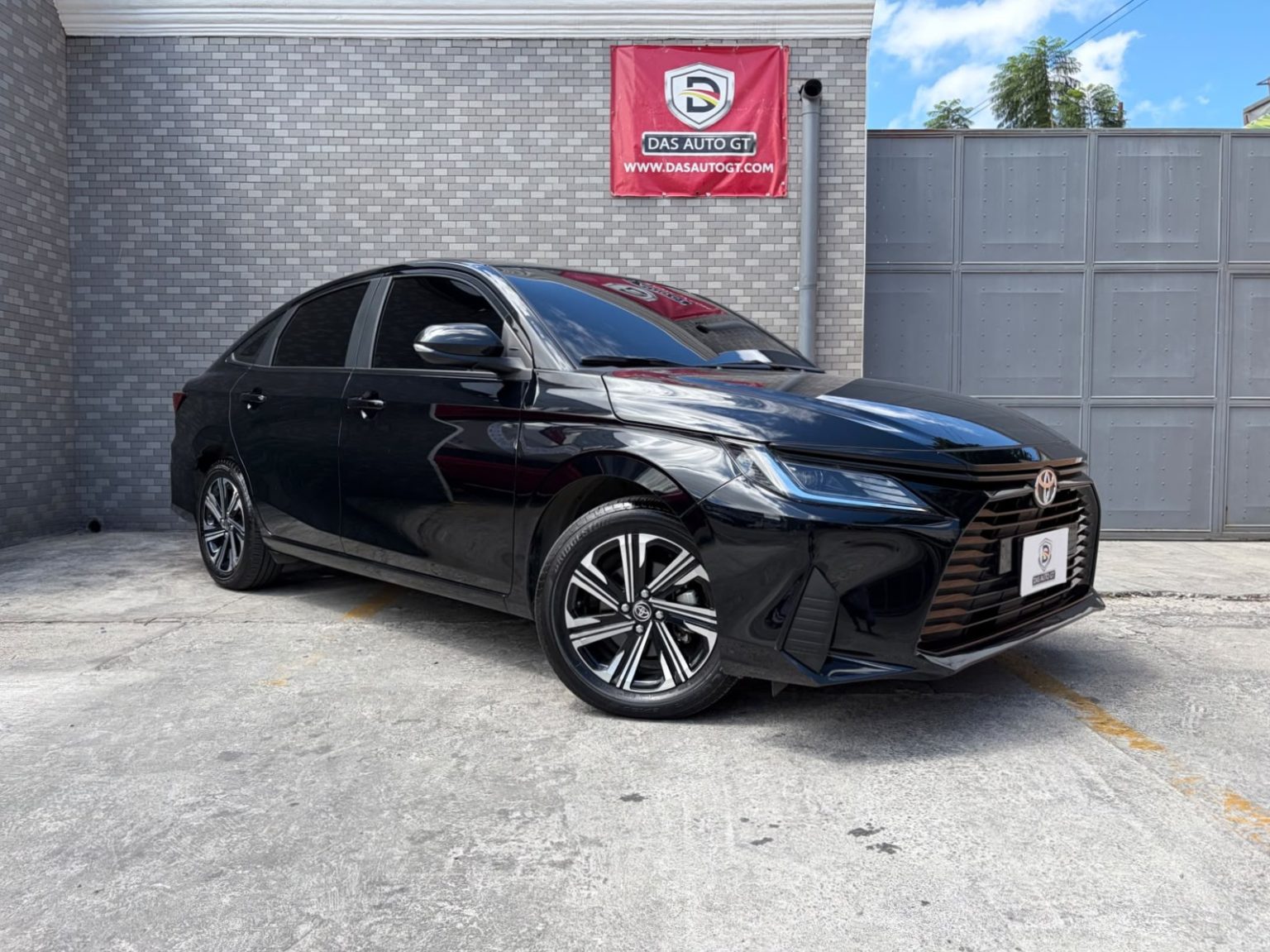 Toyota Yaris E