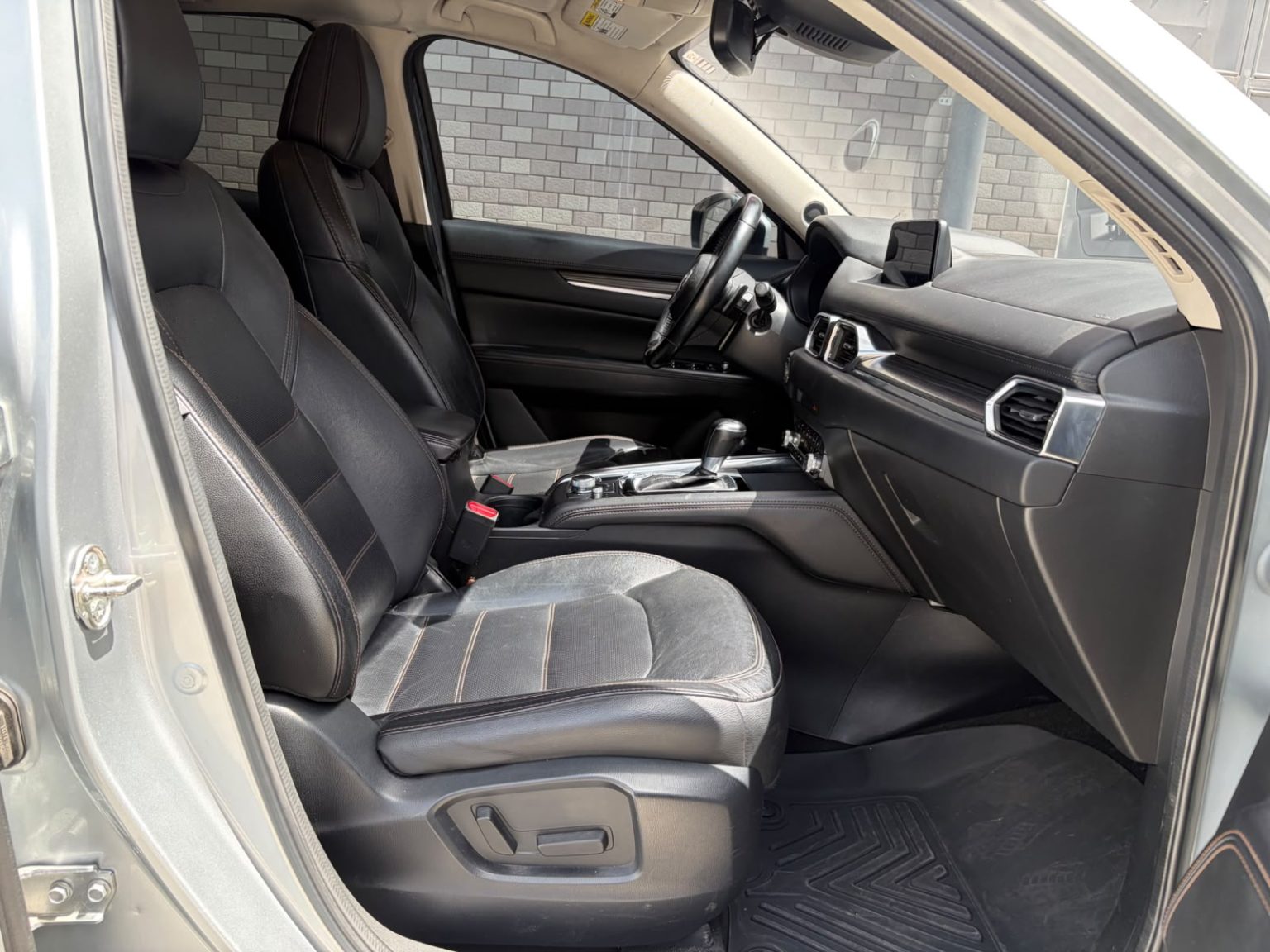 P127KVY019