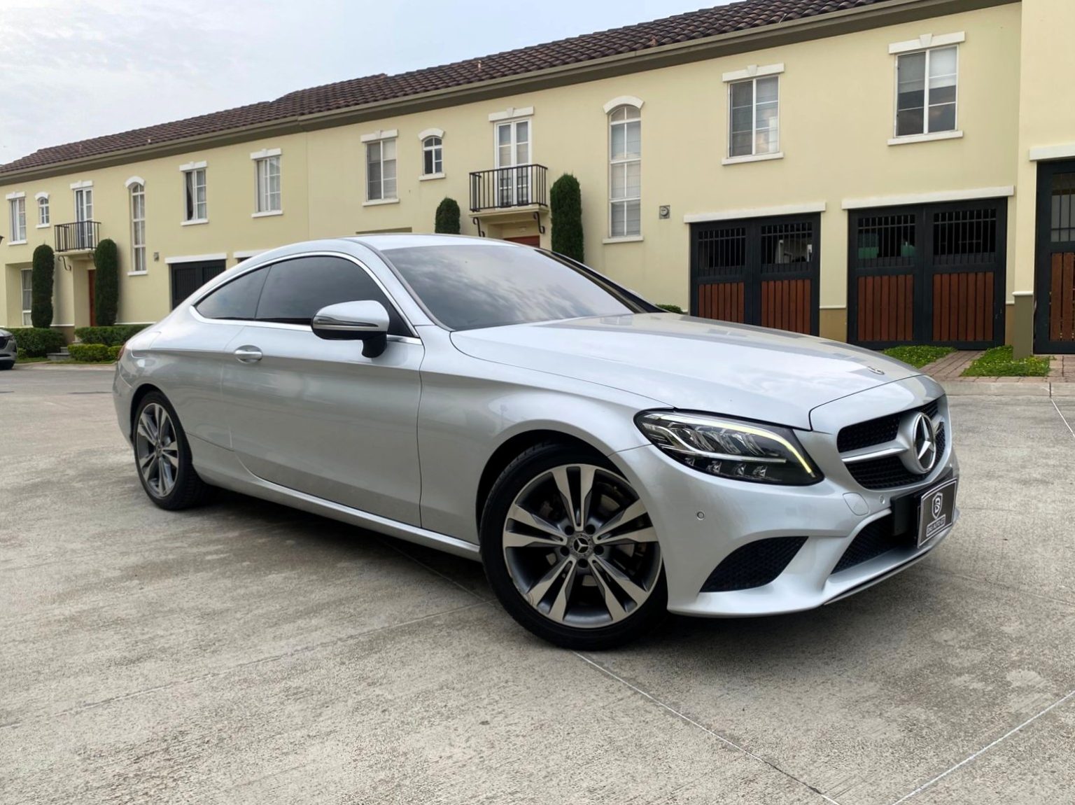 Mercedes-Benz C 200 COUPE