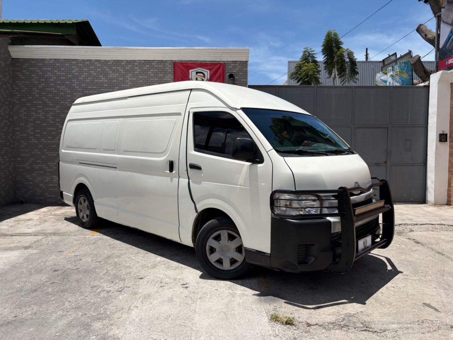 Toyota HiAce Panel