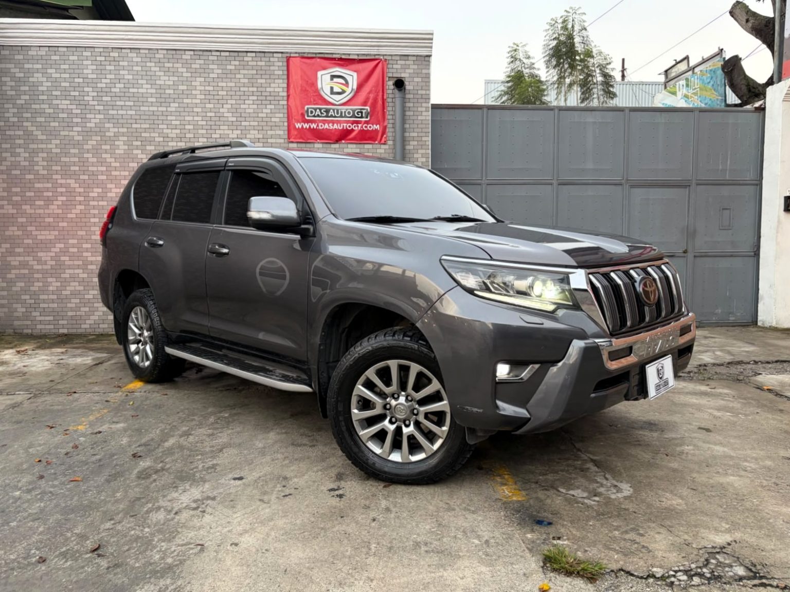 Toyota Land Cruiser Prado VX