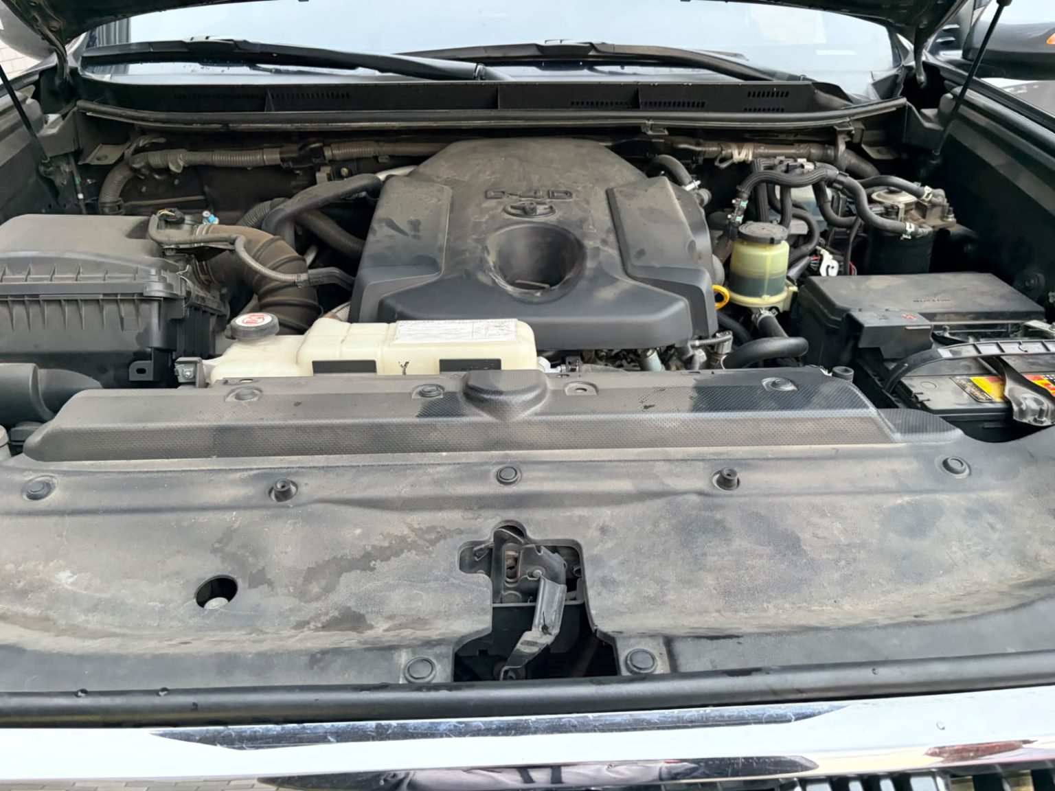 P585JBF010