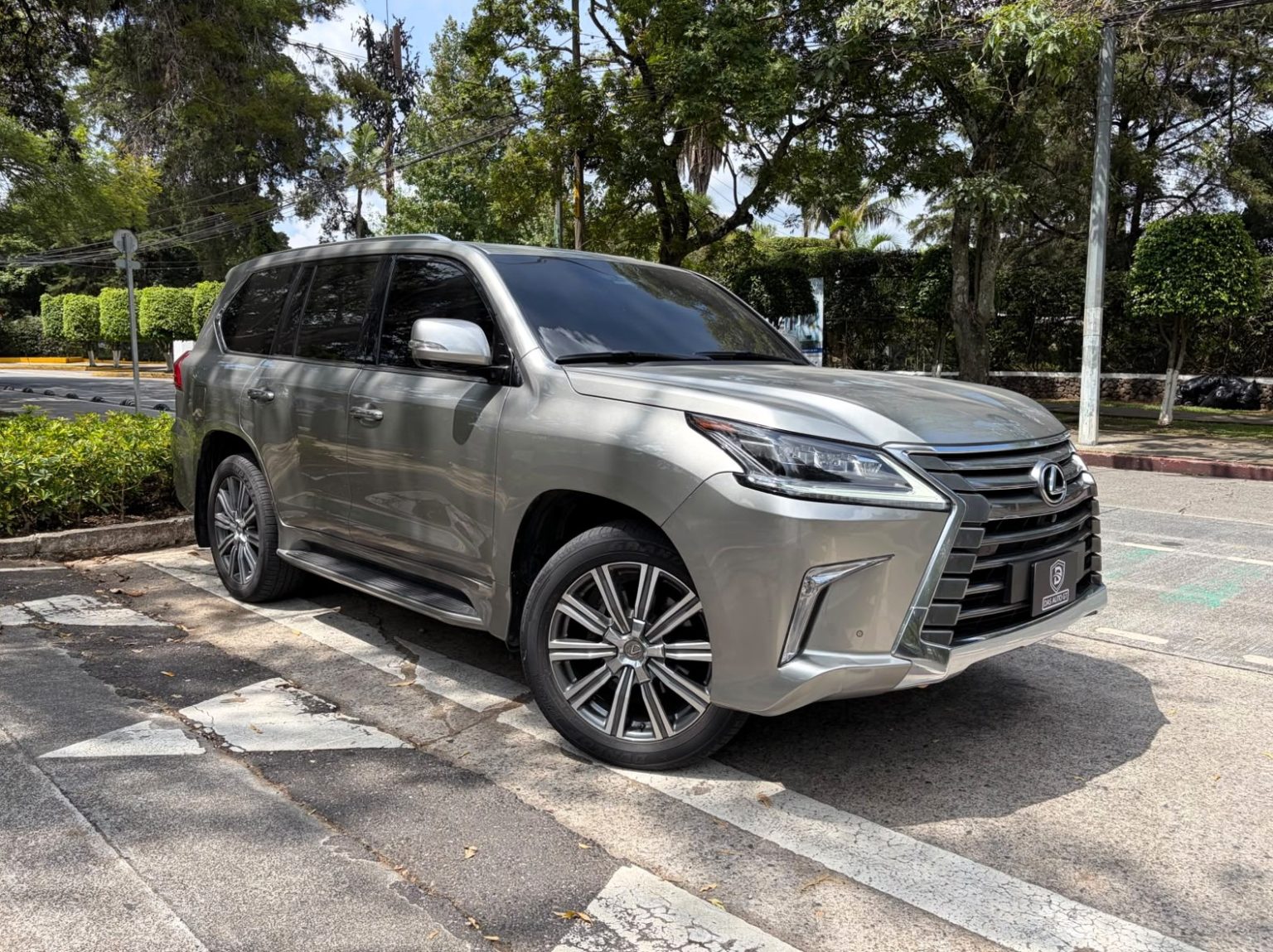 Lexus LX570