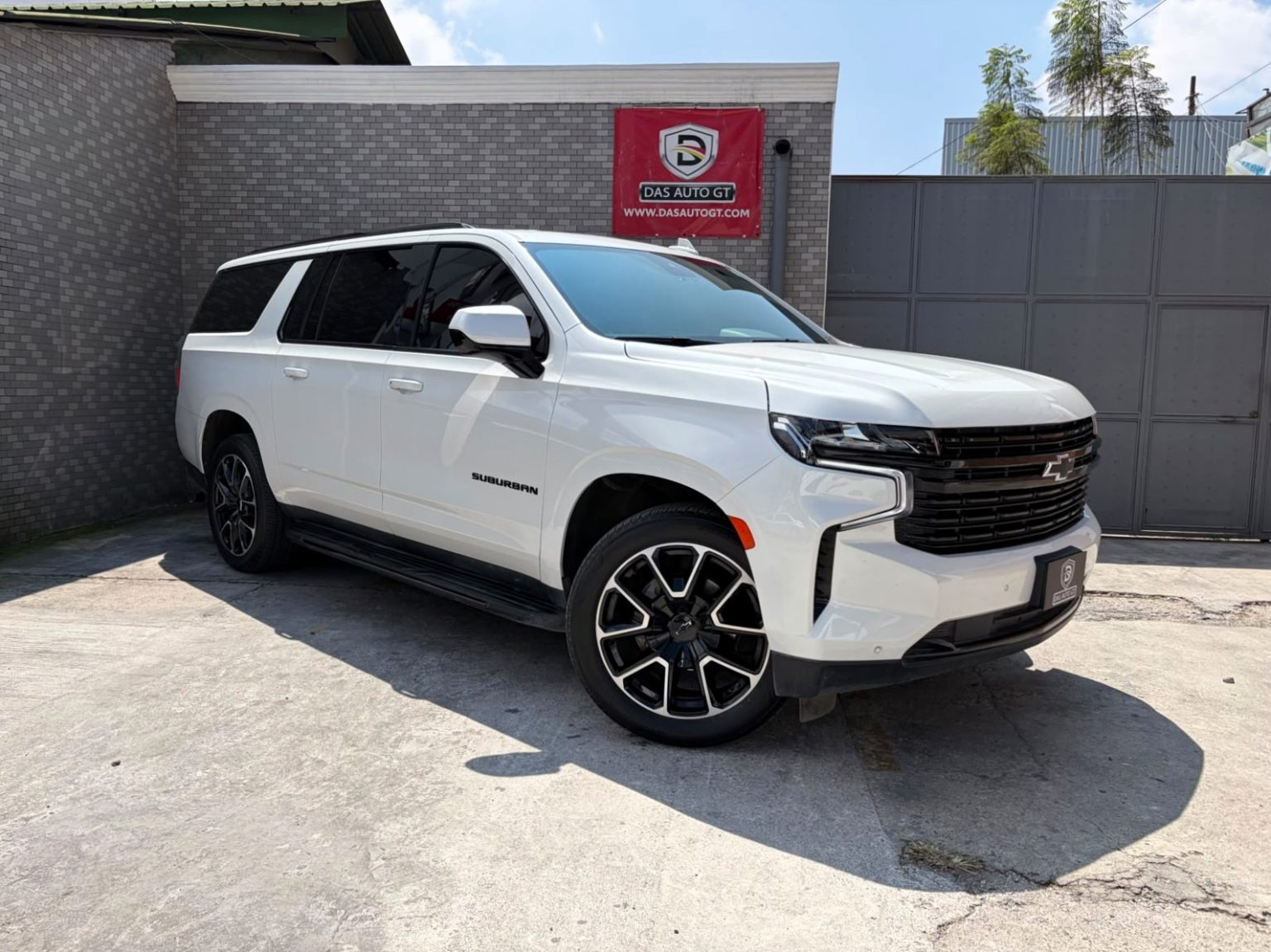 Chevrolet Suburban RST