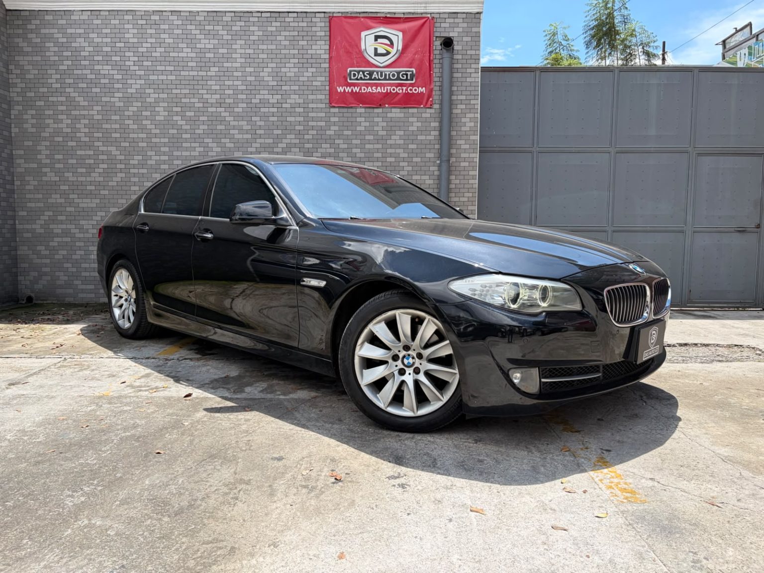 BMW 528i