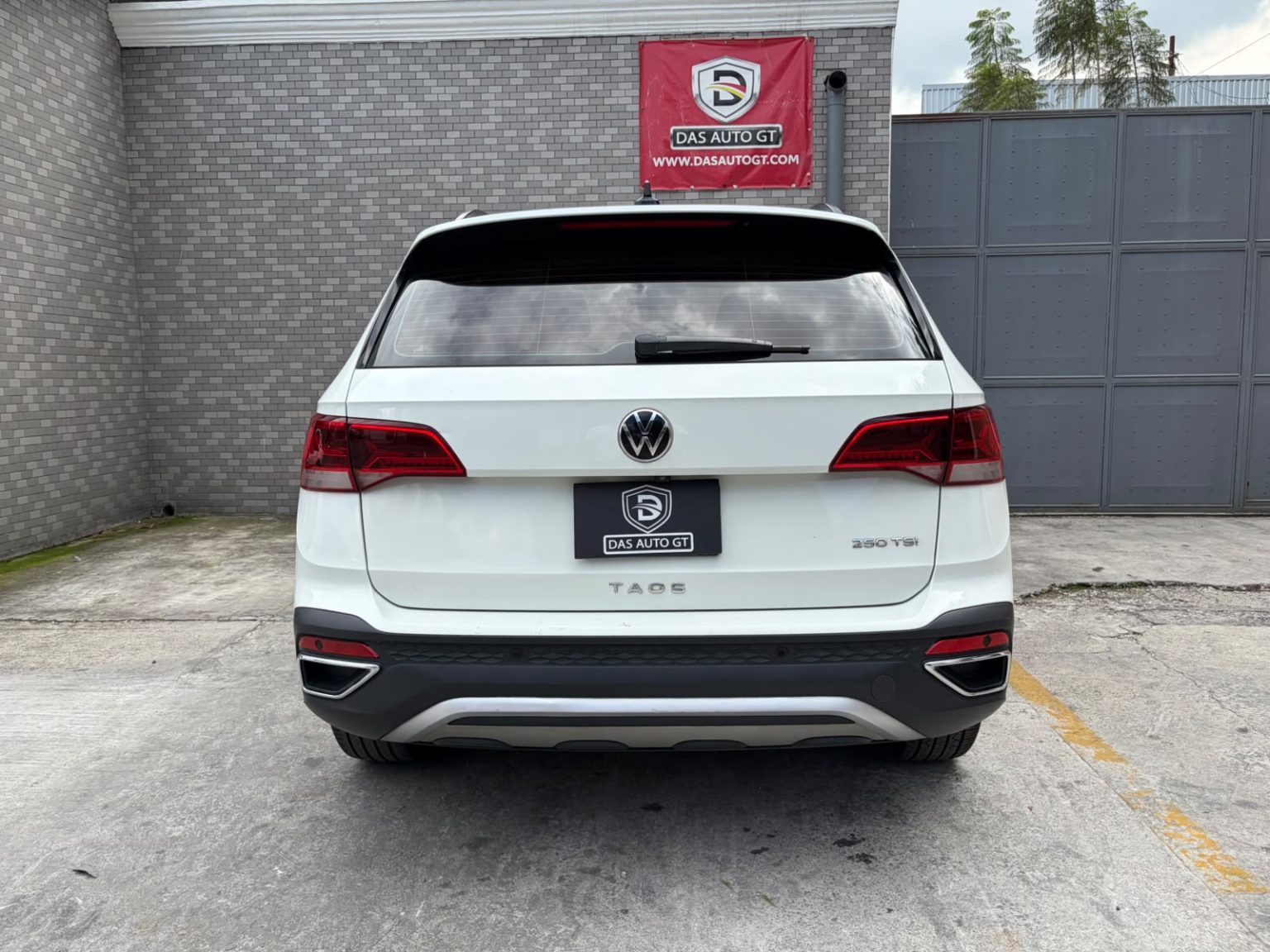 P661JMW004